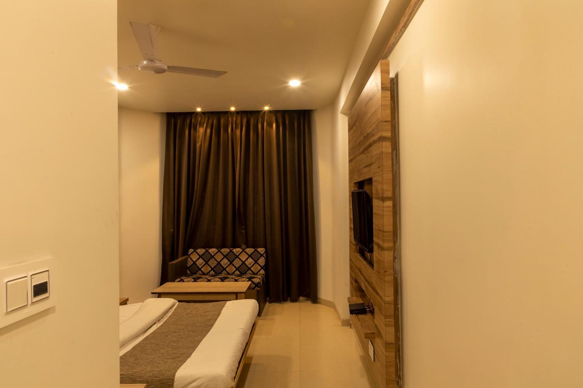 Adarsh Palace Hotel Бхопал Екстер'єр фото