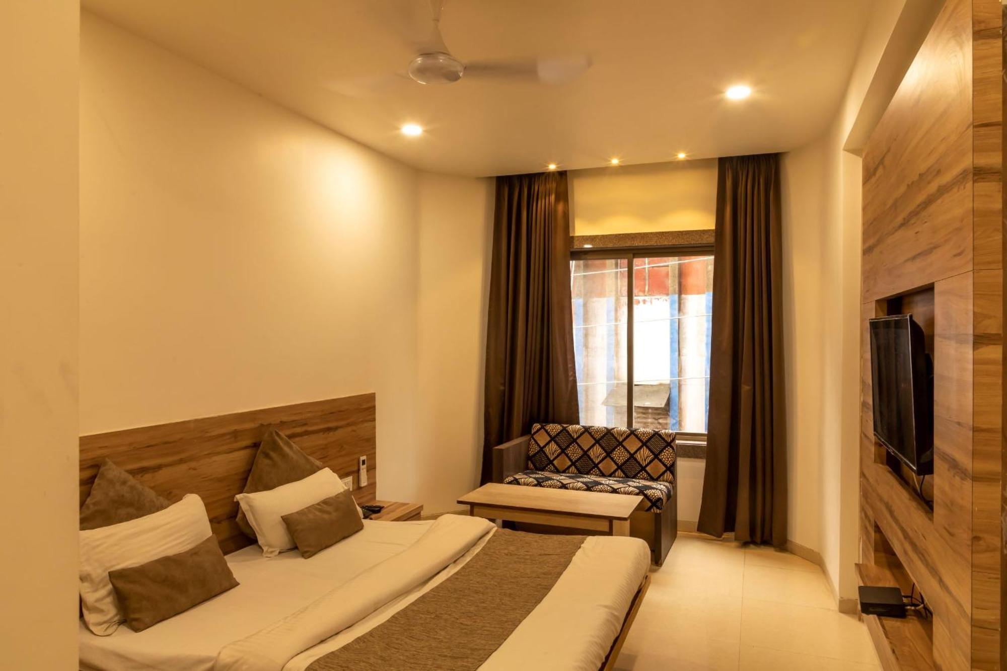 Adarsh Palace Hotel Бхопал Екстер'єр фото